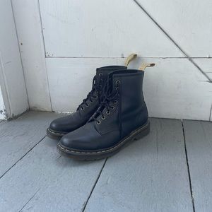 Dr. Martins men’s boots size 10 US